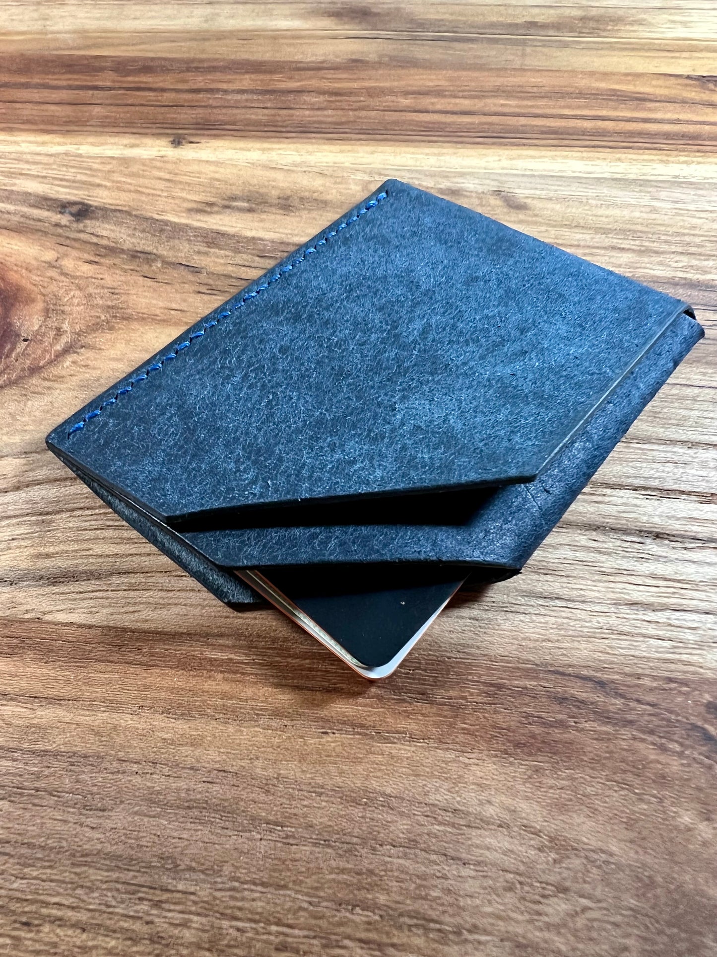 White Oak Minimalistic Card Holder - Waxy Leather